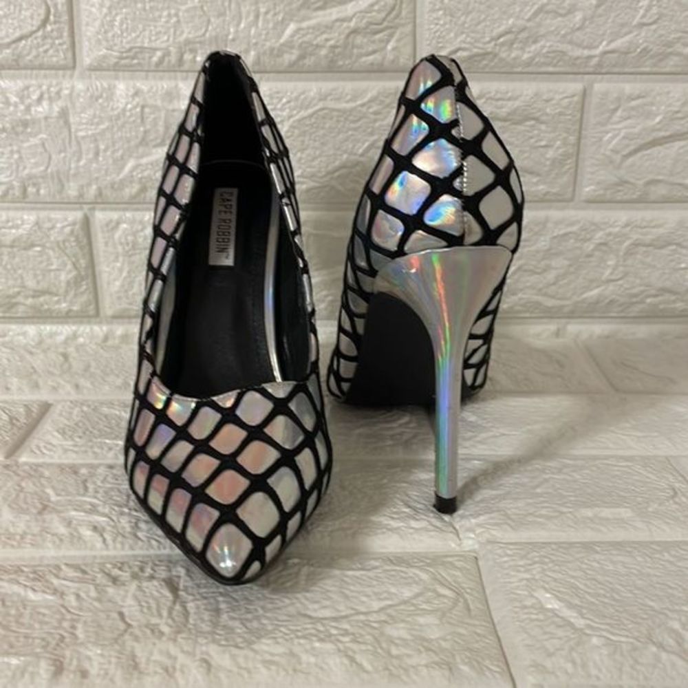 Cape ROBBIN heel shoes silver and black size 7.5.  Stunning. - Picture 6 of 10